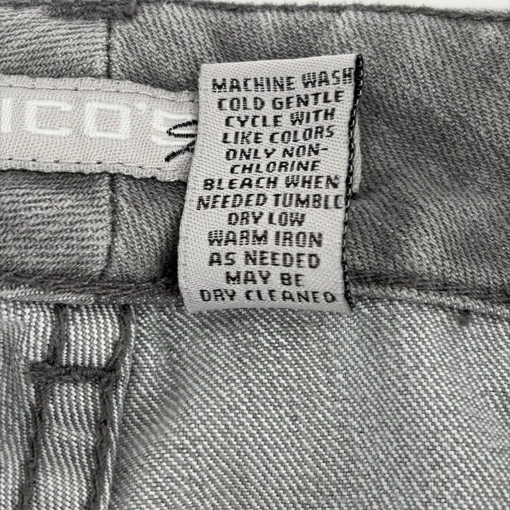 Chicos Platinum Gray Womens Stretch Mid Rise Ultimate Straight Leg Jean 00 Short